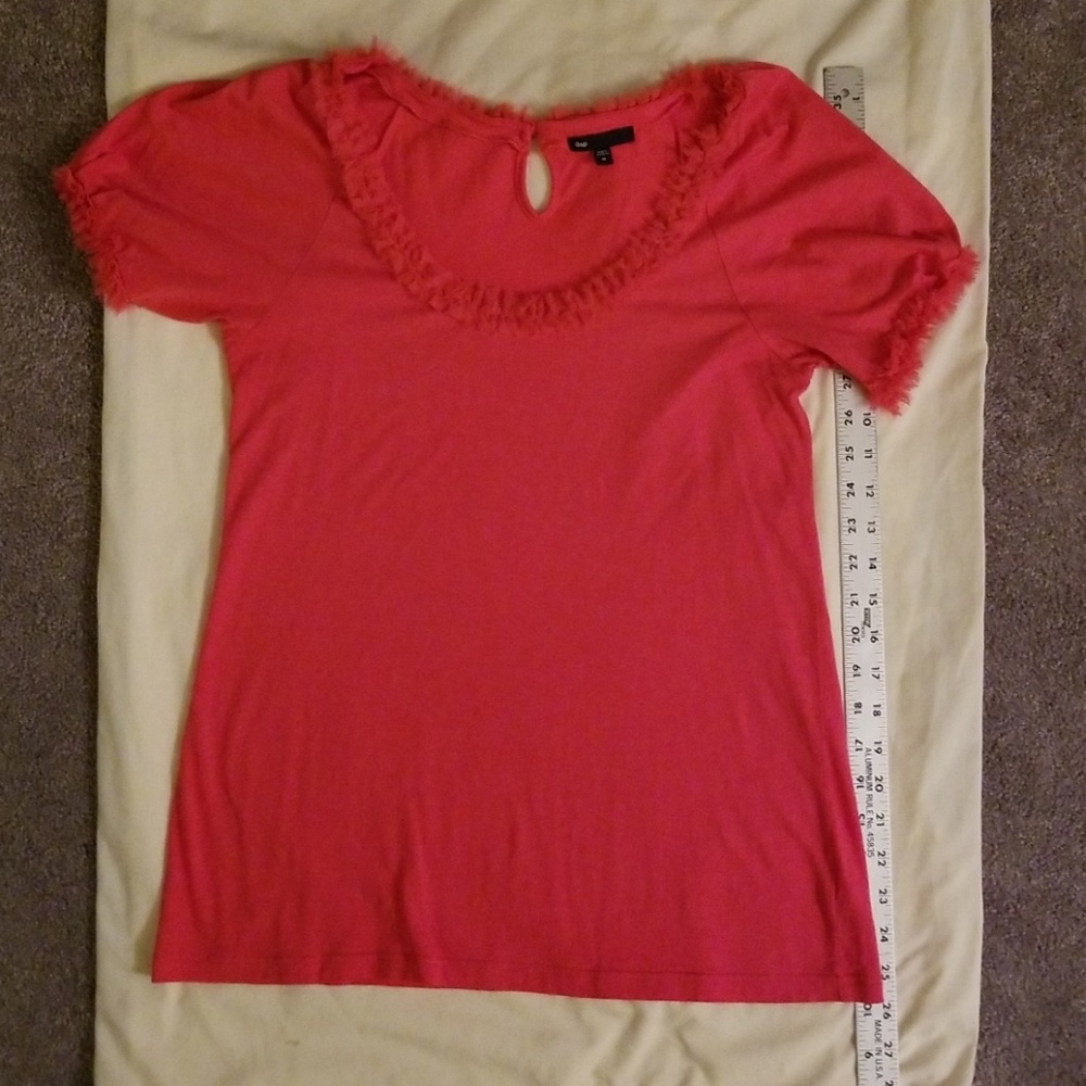 Gap top with accent trim
